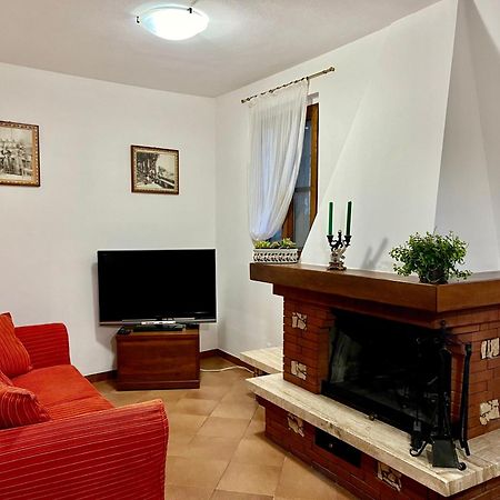 Appartamento Mirella In Centro Storico Casole dʼElsa Esterno foto