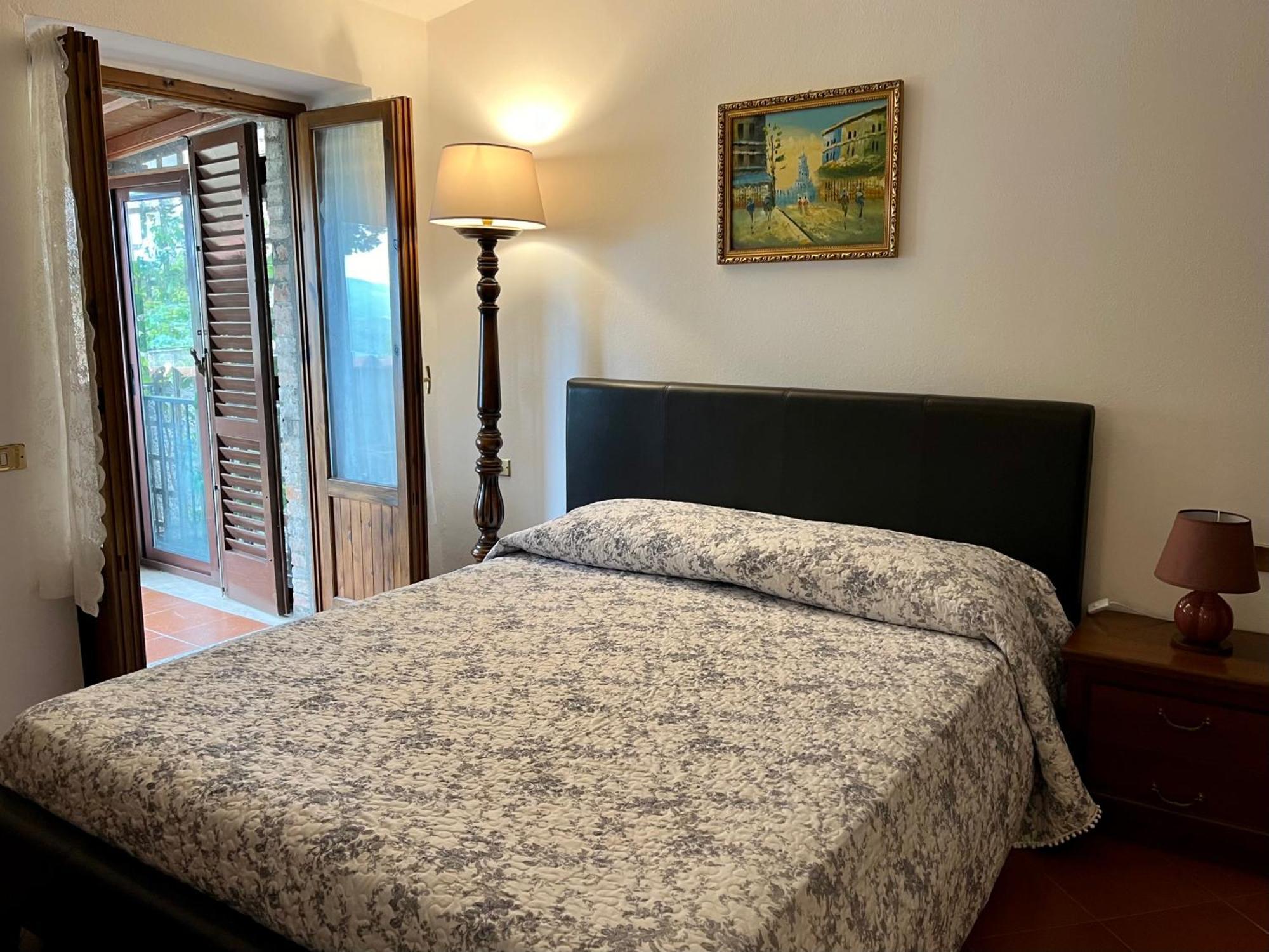 Appartamento Mirella In Centro Storico Casole dʼElsa Esterno foto